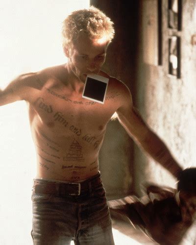 Guy Pearce Memento Posters and Photos 201991 | Movie Store