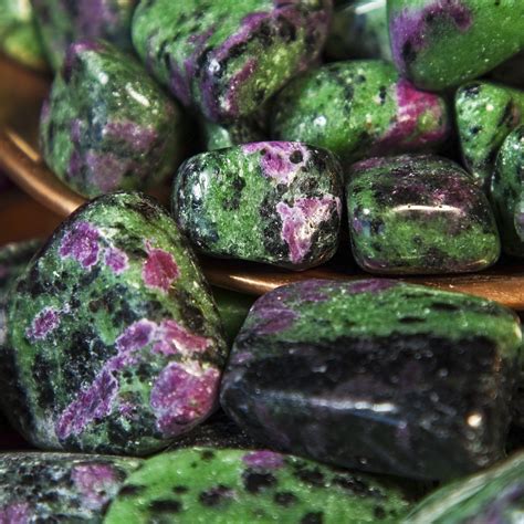 Ruby Zoisite: Meaning, Healing Properties, and Powers (2022)