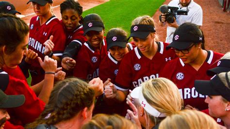 No. 17 Gamecock softball drops 1-0 series finale to No. 23 Ole Miss ...