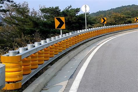 A Quick Guide for Road Safety Barriers | Aotons