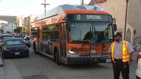 Tenth bus of migrants from Texas arrives in Los Angeles