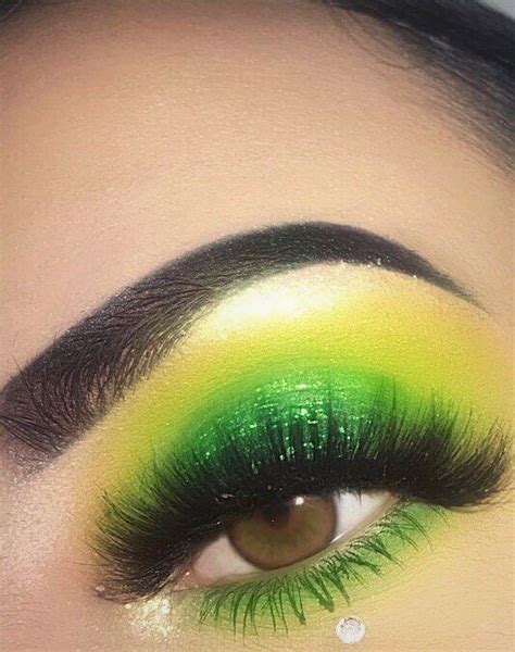 34 Glamour Eyeshadow Ideas and Images! Eyeshadow Basics Everyone Should Know! - Page 24 of 34 ...