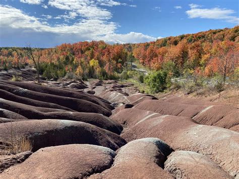 Visiting the Incredible Cheltenham Badlands in Caledon, Ontario - Gone ...