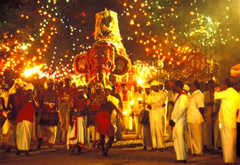 Kandy Esala Perahera pageant, Sri Lanka - The most vibrant & colourful ...