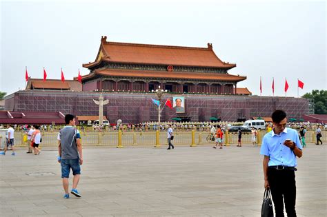 Iconic Beijing: The Gigantic Tiananmen Square » Roselinde on the Road