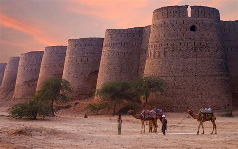 Camping and History of Derawar Fort in Cholistan Desert Bahawalpur