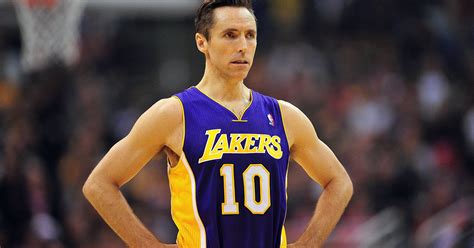 Los Angeles Lakers guard Steve Nash hits 10,000 assists