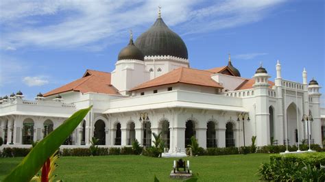 Poison Apple: Top 10 Most Beautiful Mosques in Malaysia