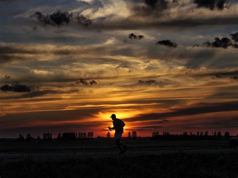 wallpaper silhouette, running, sunset, athlete, clouds, sky HD : Widescreen : High Definition ...