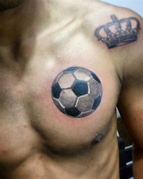 Ball football tattoo | Tatuaje balon de futbol, Tatuajes futboleros, Tatuaje pelota de futbol