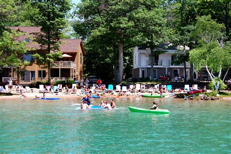 10 Classic Midwest Lake Resorts for Families | Family Vacation Critic