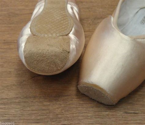 Pointe Shoe Suede Tips. | Zapatillas de ballet, Lago de los cisnes, Cisnes