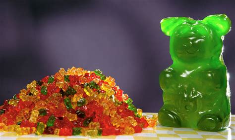 World's largest gummy bear is 1,400 times the size of usual treat and contains 6,000 calories ...