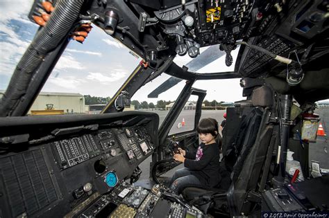 Cockpit of Sikorsky UH-60 Black Hawk Helicopter | Cockpit of… | Flickr