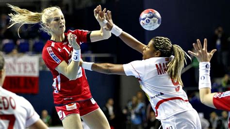 Mundial de balonmano femenino | España debuta en el Mundial sucumbiendo ...