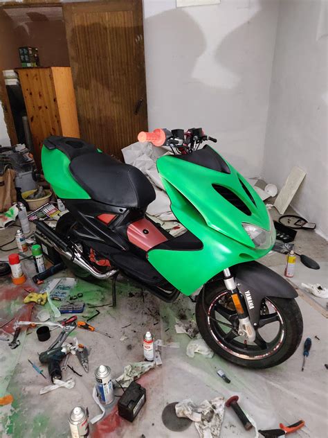 My 2006 Aerox I've been working on. It's really green but I hope y'all like it. : r/scooters