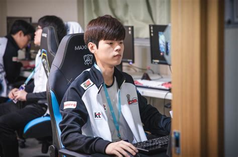All of Deft’s placements at Worlds throughout his pro League career - Dot Esports