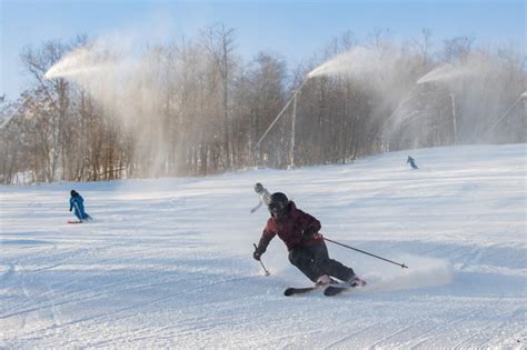 Blue Mountain aims for skiing/snowboarding by Dec. 7 - Orillia News