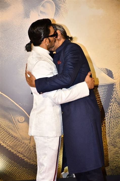 Howzatt! Ranveer Singh and Kapil Dev’s ‘moment’ at 83 premiere sets ...