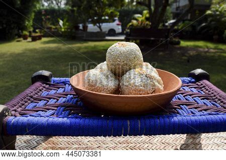 Tilgul Ladoo Recipe. Image & Photo (Free Trial) | Bigstock