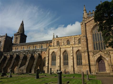 Dunfermline abbey & palace, Dunfermline, Scotland : r/europe