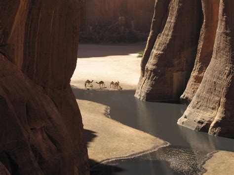 Guelta de Archei, Ennedi plateau, Chad, (Photo by Escandio) [3264x2448 ...