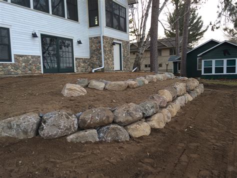 boulder wall | Black Rock Landscaping