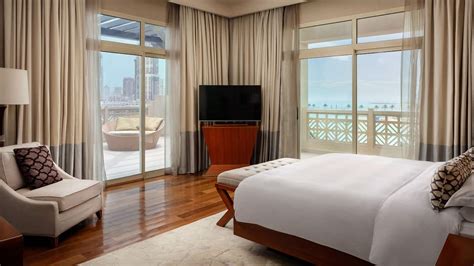 Luxury Hotel Rooms & Suites in Doha | Grand Hyatt Doha