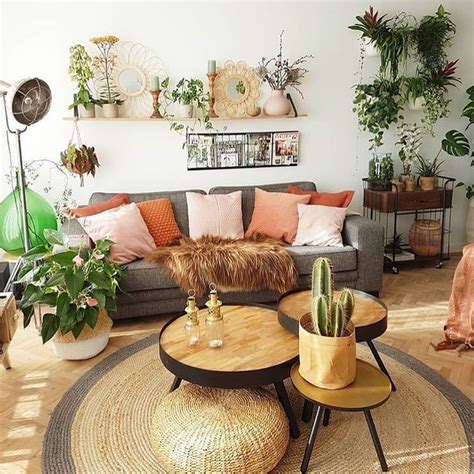 35 Lovely Bohemian Living Room Decor Ideas - MAGZHOUSE