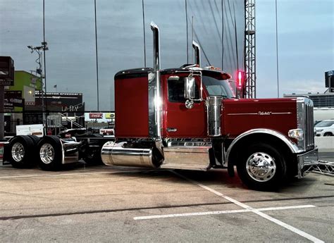 A Legend it Bilt: The New Peterbilt 589 - Hunter Truck