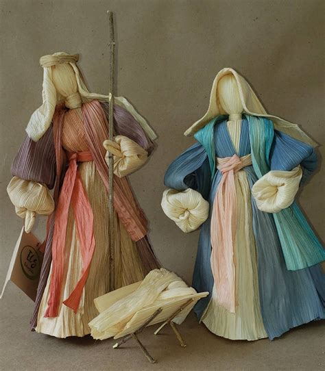 Corn shuck nativity set 3pc. | Etsy | Corn husk crafts, Corn husk dolls, Nativity set