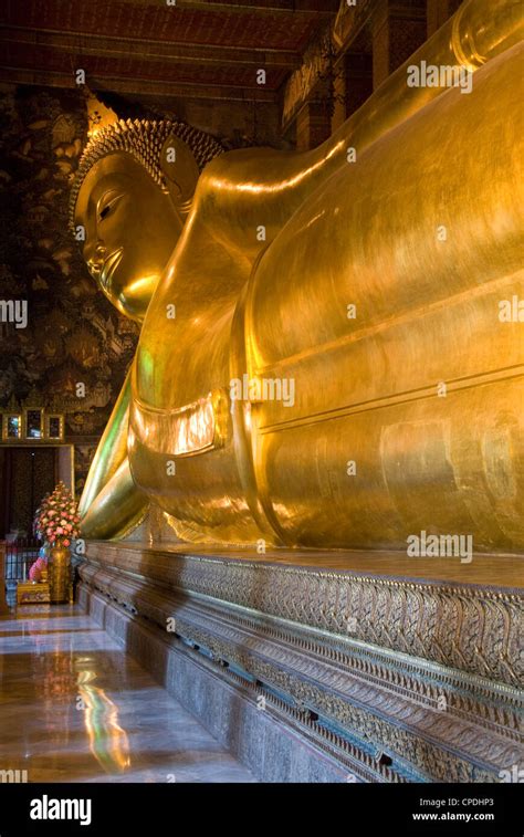 Reclining Buddha, Wat Pho (Reclining Buddha Temple), (Wat Phra ...