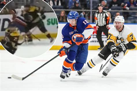 Mat Barzal injury: Week-to-week in Islanders playoff blow