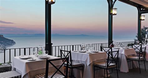 Best Restaurants of the Amalfi Coast: Positano, Capri, Sorrento | Vogue