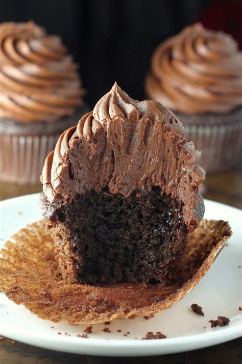 Chocolate Fudge Cupcakes - Cupcake Fanatic