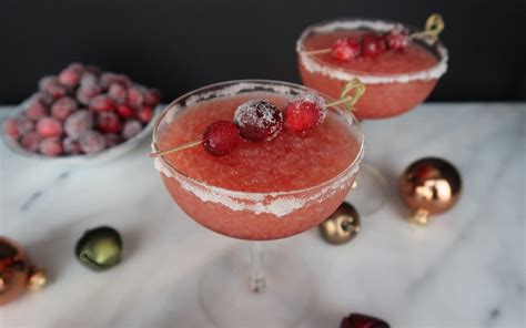 How to Make Mrs. Claus' Frozen Cranberry Cocktail