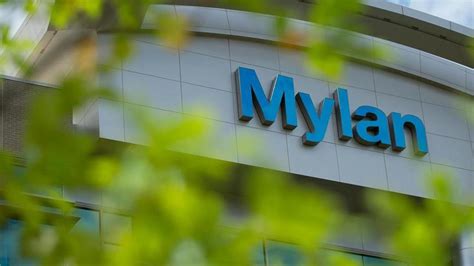 Mylan Shares Rise as FDA Approves Generic Eliquis - TheStreet