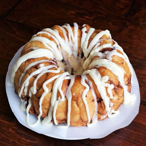 Cinnamon Roll Pull Apart | Cinnamon roll pull apart, Frozen cinnamon ...