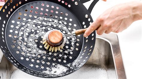 Carbon Steel Pan Care: How to Clean Carbon Steel Cookware