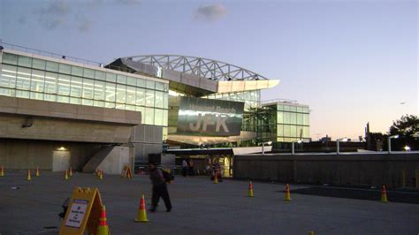 File:Howard Beach-JFK Airport.jpg - Wikimedia Commons