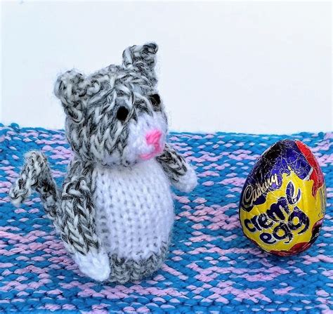 Mog Cat - Creme Egg Cover Knitting pattern by Needles & Pins Rabbit ...