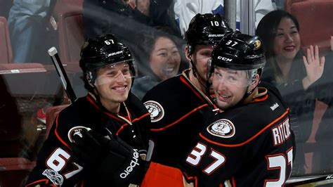 Rickard Rakell scores twice, Ducks defeat Maple Leafs | NHL.com