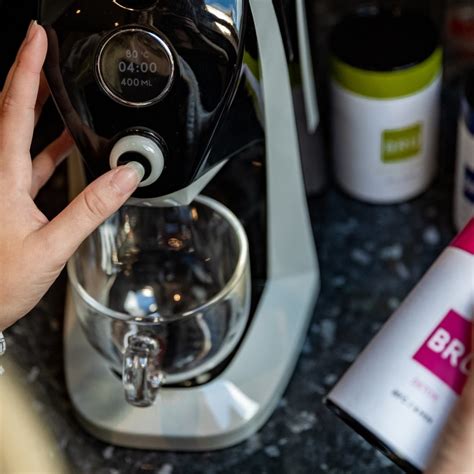 This Tea Brewing Machine Is Like a Keurig for Your Tea