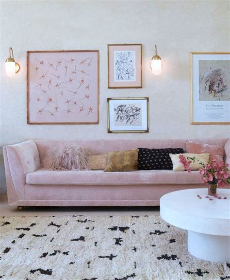 30 Beautiful Pink Living Room Decor Ideas - HMDCRTN