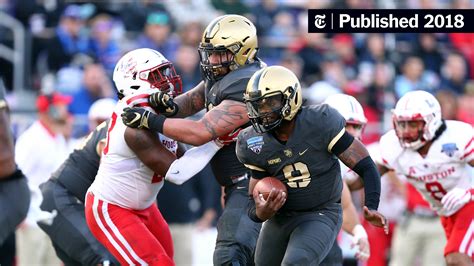 College Bowl Games: Army Routs Houston, and Wake Forest Defeats Memphis ...