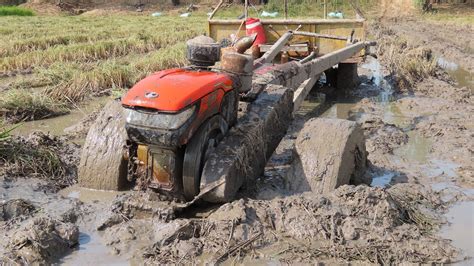 Amazing Tractor Danger Stuck In Mud , Extreme Tractor Drifting Mud ...