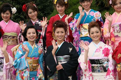 Why do few people wear Japanese kimono? | GoWithGuide by Travelience