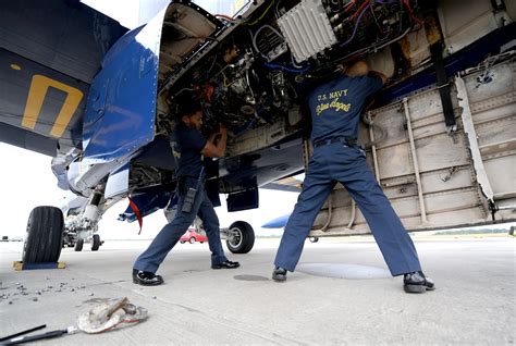 HELP WANTED: Blue Angels Seek Experienced Super Hornet Maintainers ...