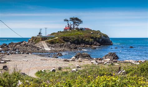 Battery Point Lighthouse Beach, Crescent City, CA - California Beaches