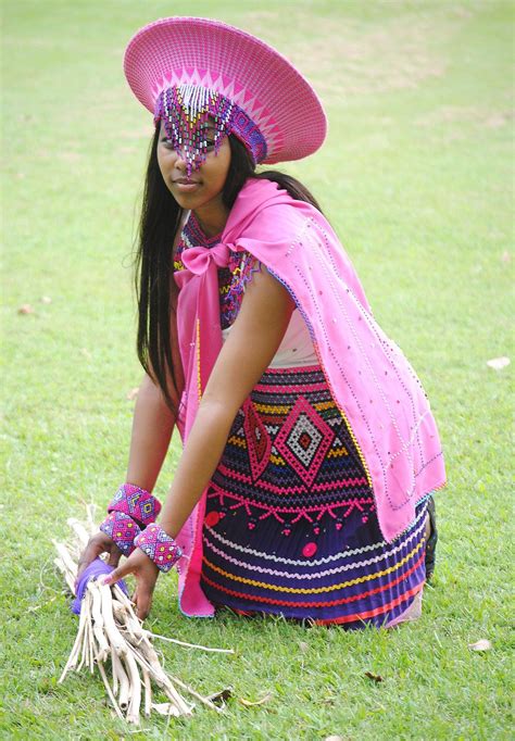 Zulu bride, umakoti wamampela! | Zulu traditional wedding dresses, African traditional dresses ...